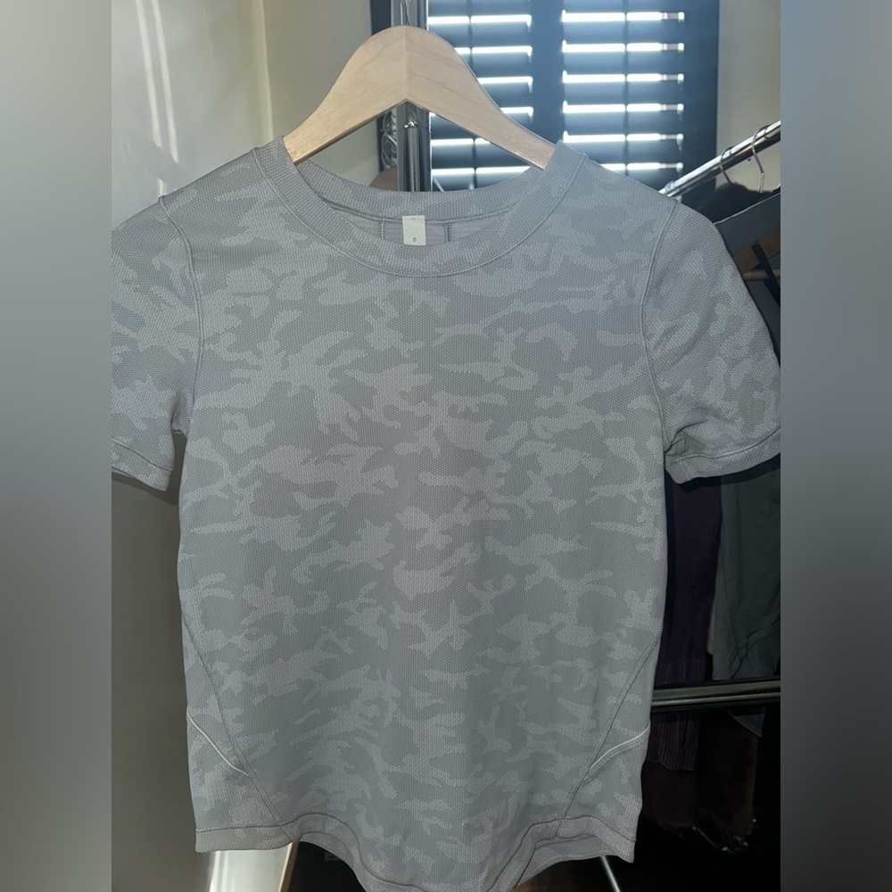 Lululemon Short Sleeve Gray Camo Tee